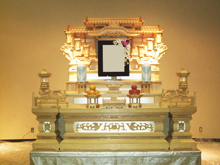 仏式白木祭壇